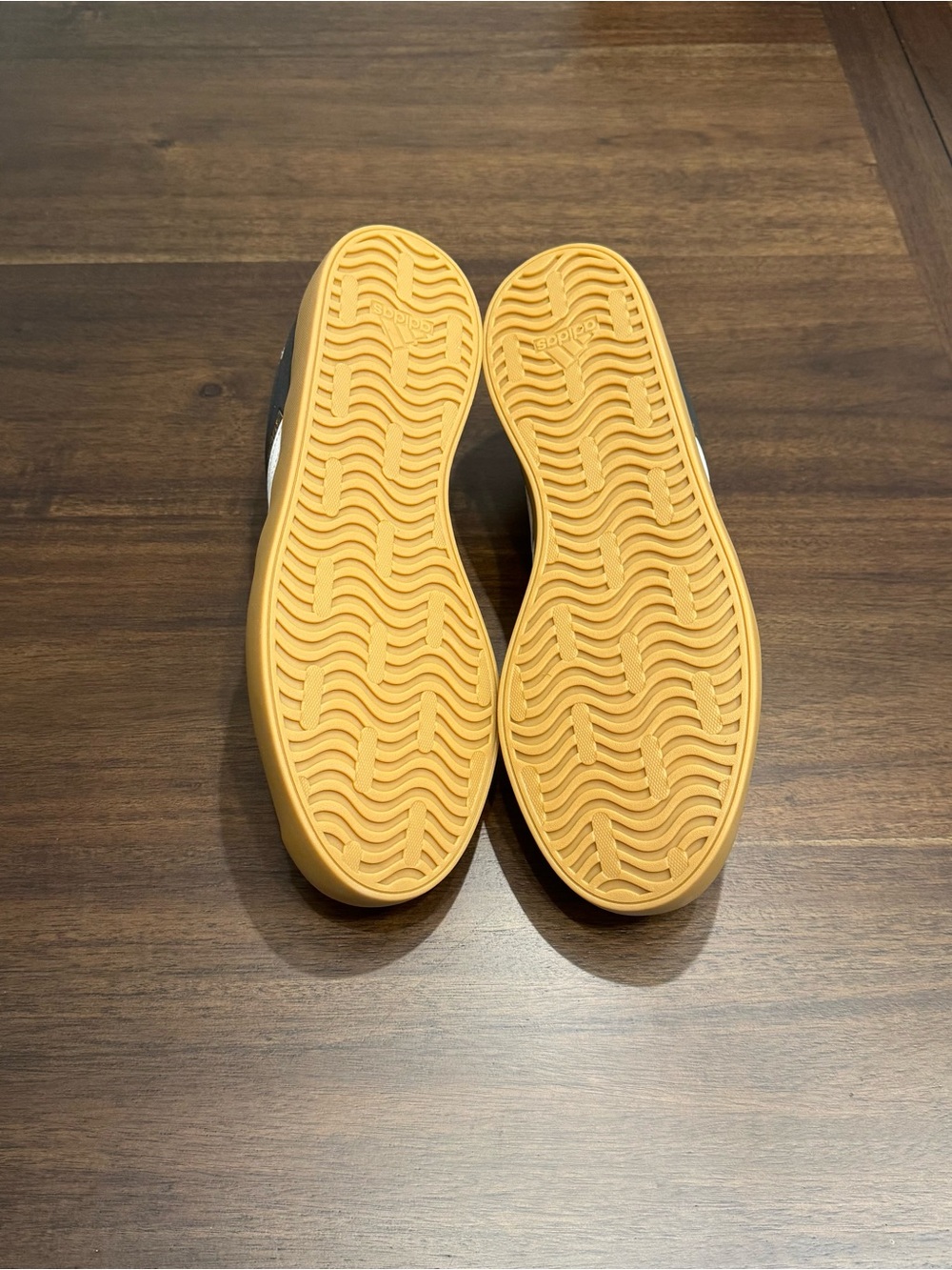 adidas VL Court 3.0 in black and white with gum sole - Picture 4 of 4